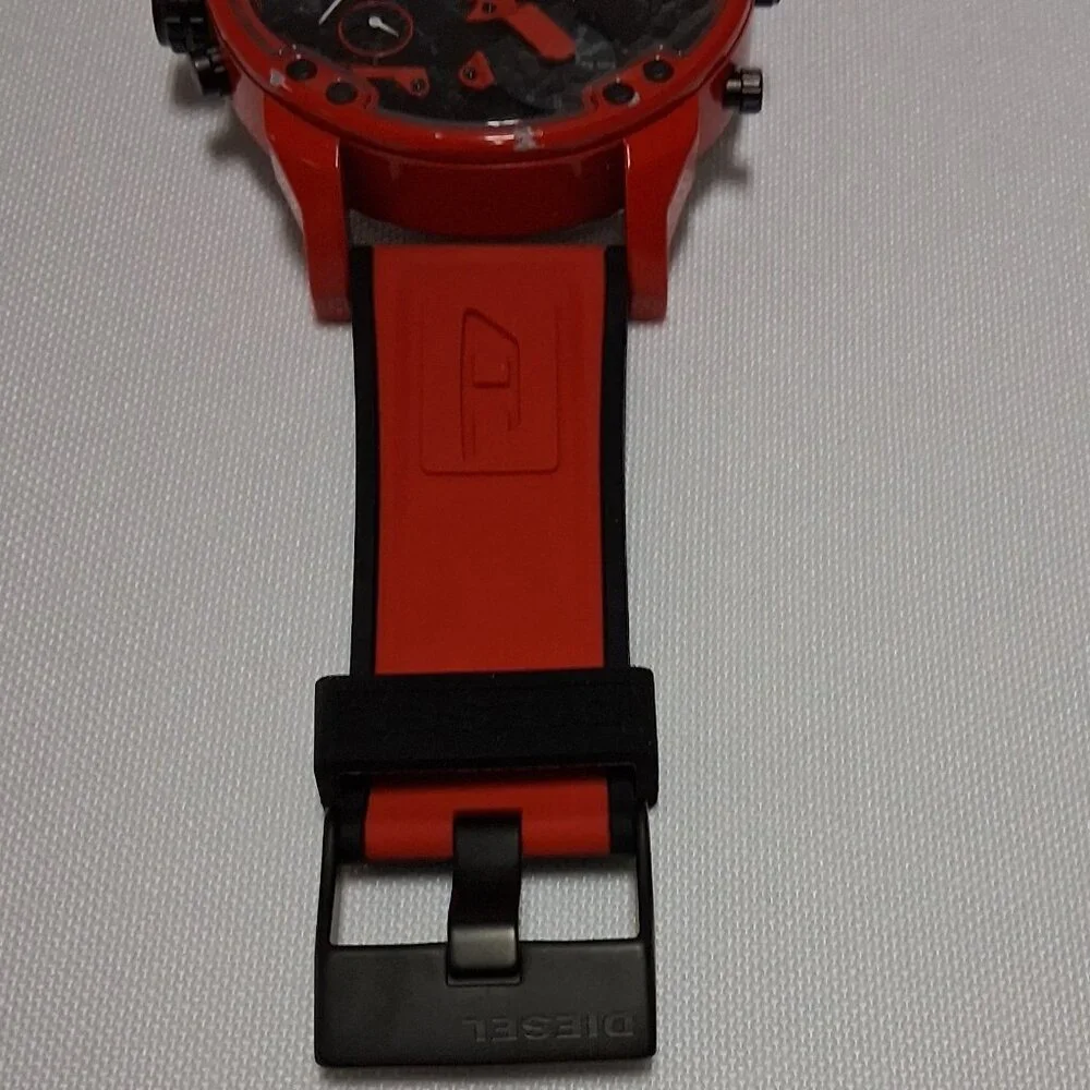 Diesel Mr. Daddy Three-Hand Silicone Watch – Model DZ7431